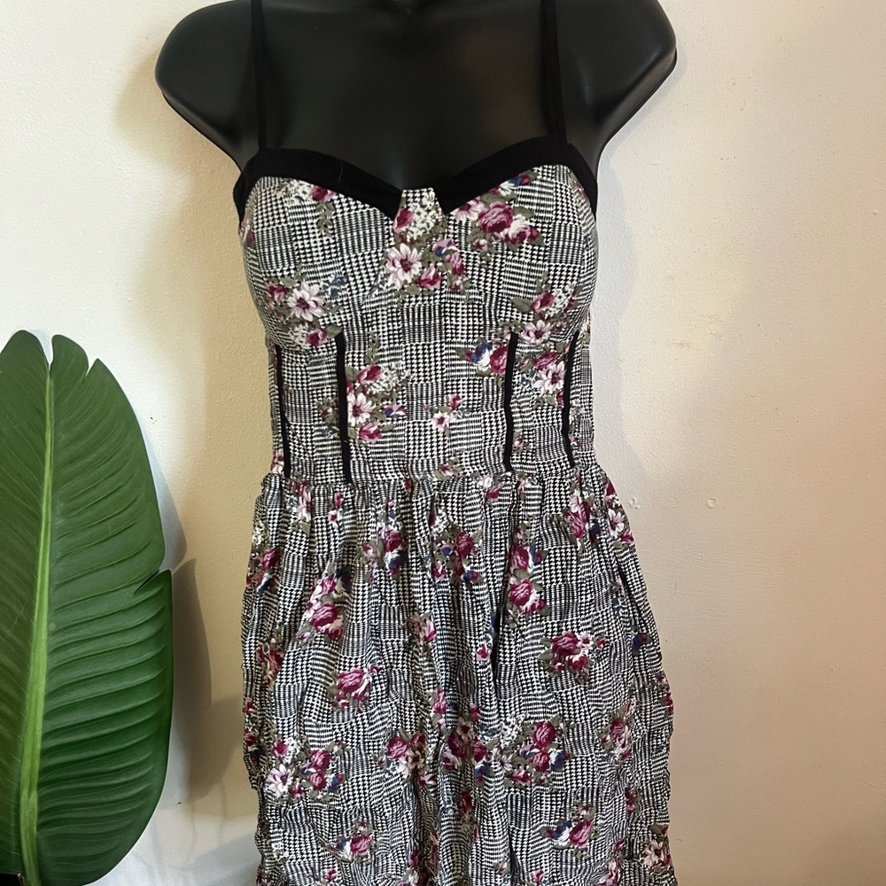 Black and White Strapless Sweetheart Sundress